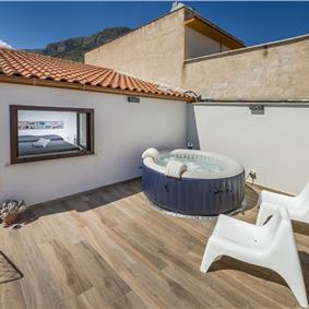 3 bedroom villa with jacuzzi, Castellammare del Golfo, sleeps 4-6